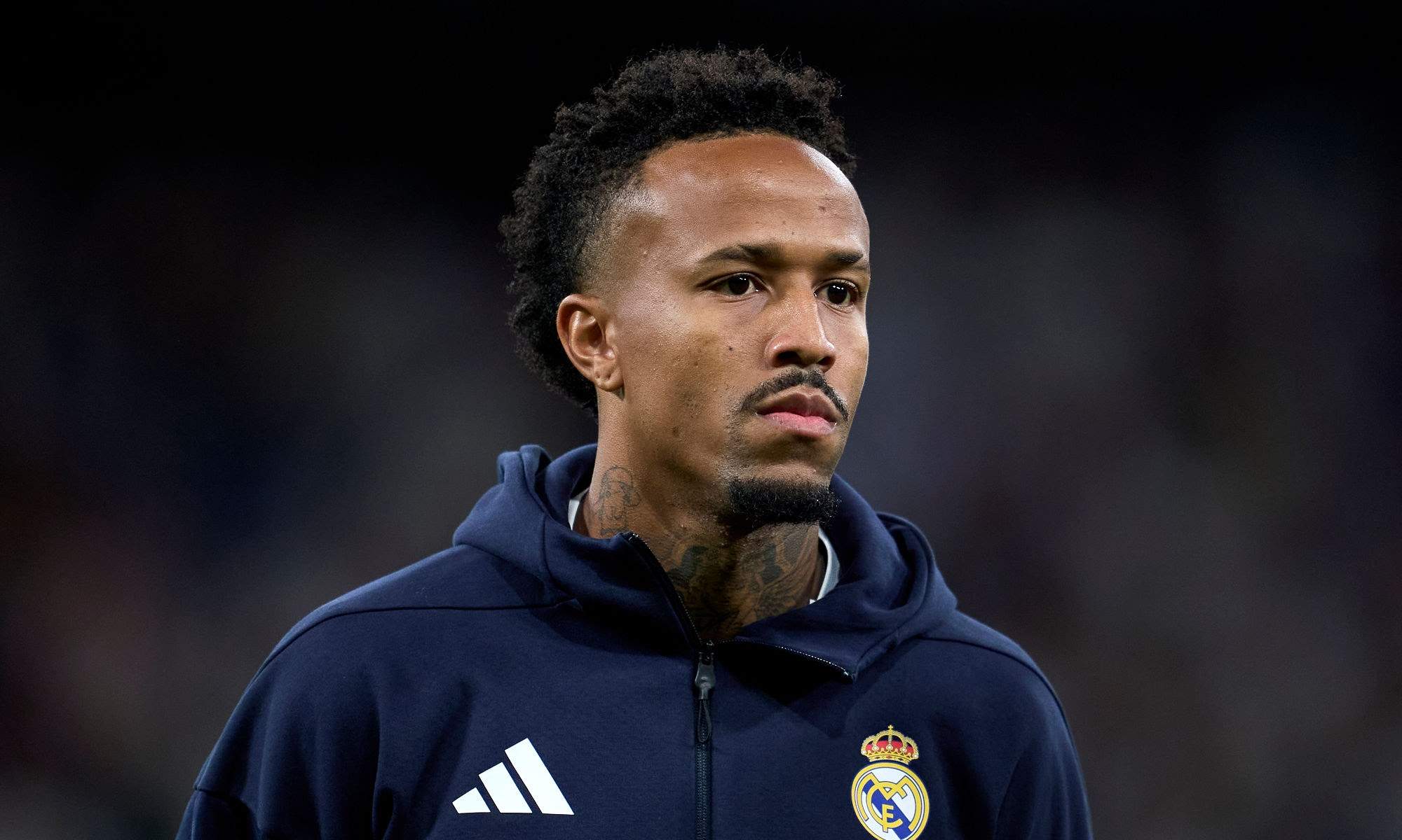 Eder Militao antes de jugar un partido con el Real Madrid. 