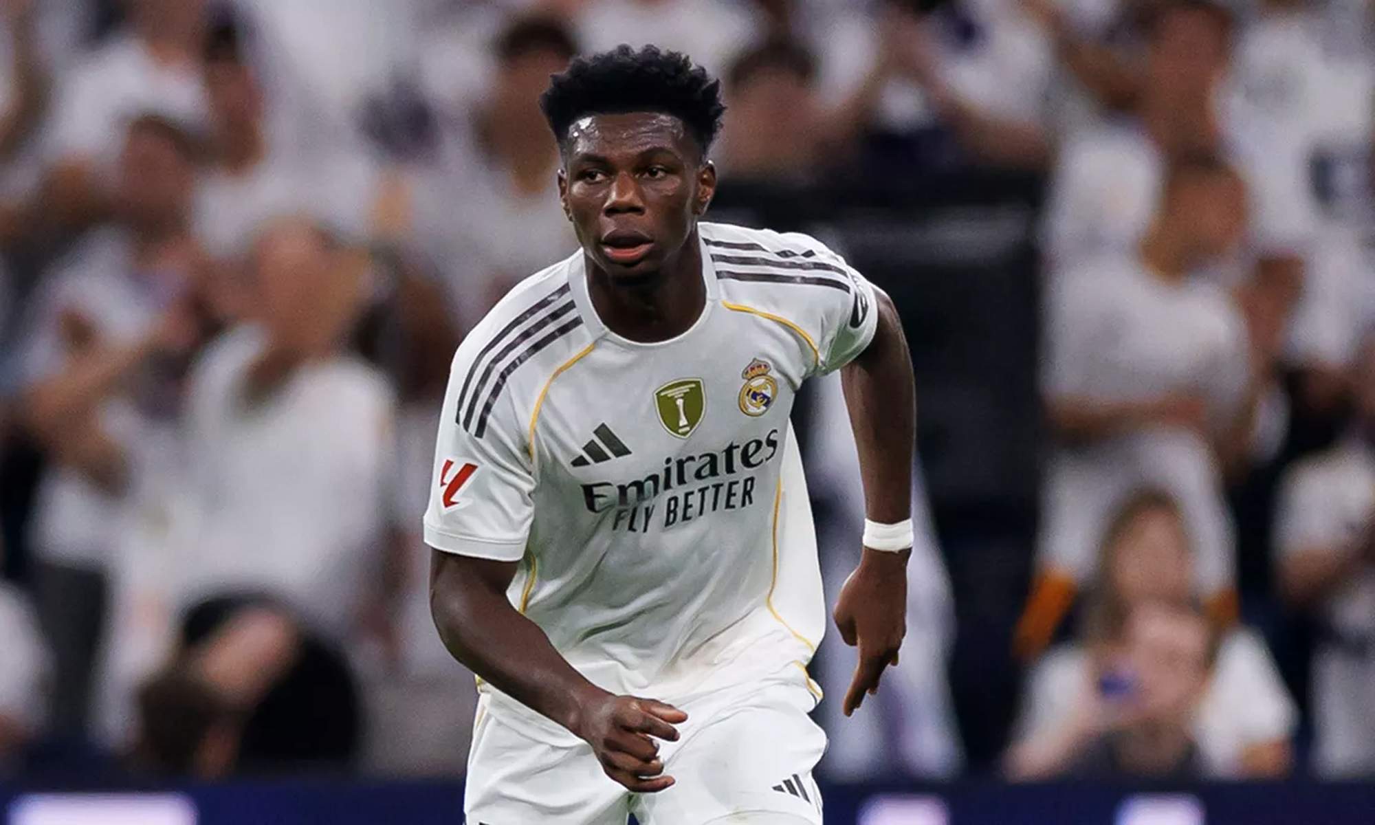 Aurélien Tchouaméni jugando un partido con el Real Madrid.