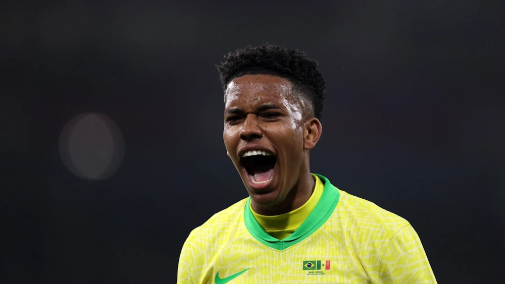 Estevao celebrando un gol con la Selección Brasileña. 