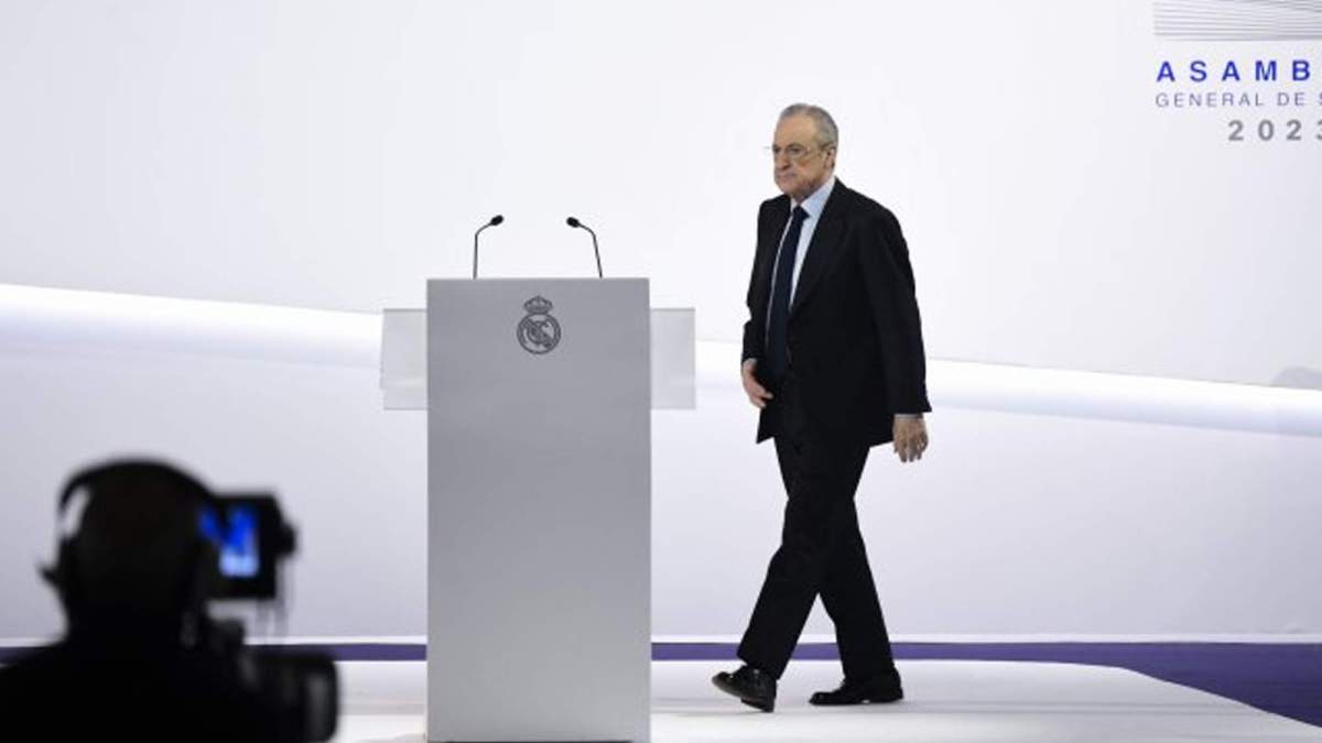 Florentino Pérez en una Asamblea de Socios del Real Madrid. Florentino Pérez en una Asamblea de Socios del Real Madrid.