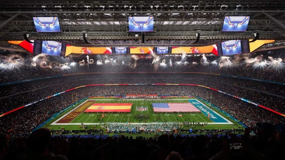 Perspectiva del Bernabéu en el encuentro de la NFL de este domingo entre los Miami Dolphins y los Washington Commanders. Perspectiva del Bernabéu en el encuentro de la NFL de este domingo entre los Miami Dolphins y los Washington Commanders.