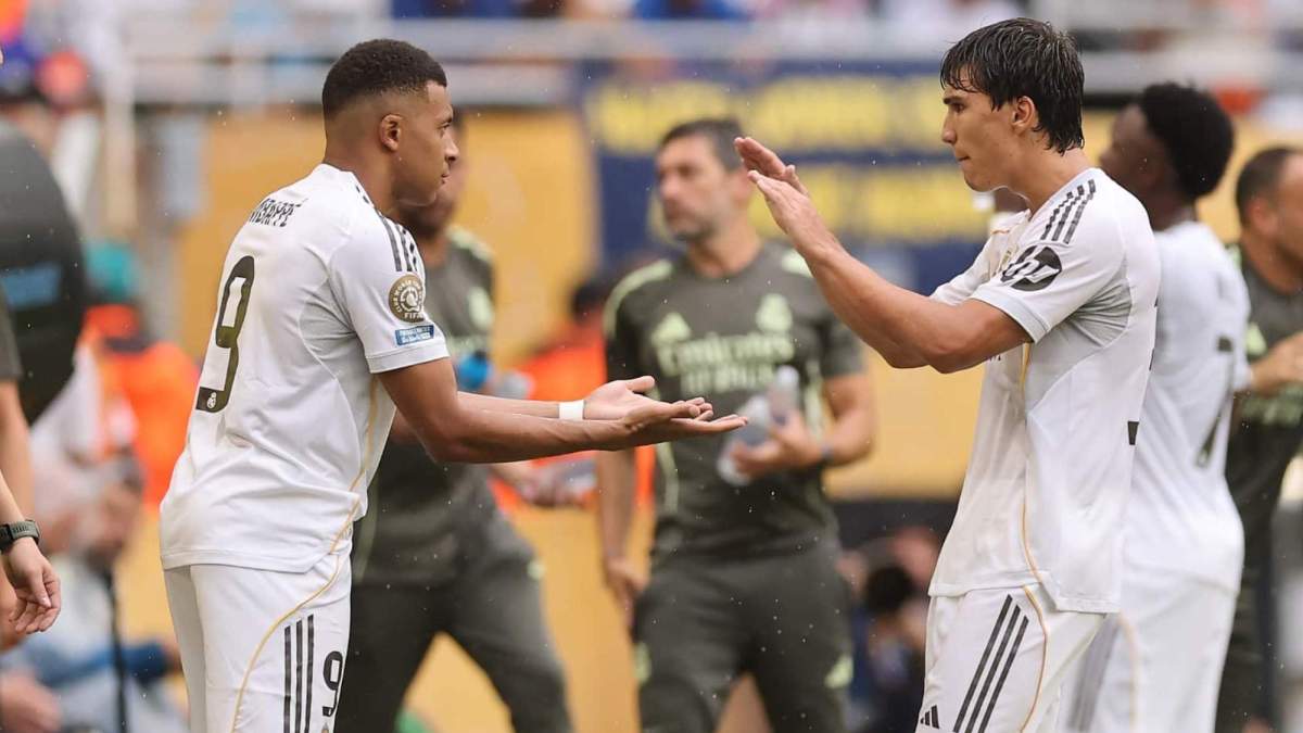 Kylian Mbappé y Gonzalo García, durante un partido del Madrid en el Mundial de Clubes. Kylian Mbappé y Gonzalo García, durante un partido del Madrid en el Mundial de Clubes.