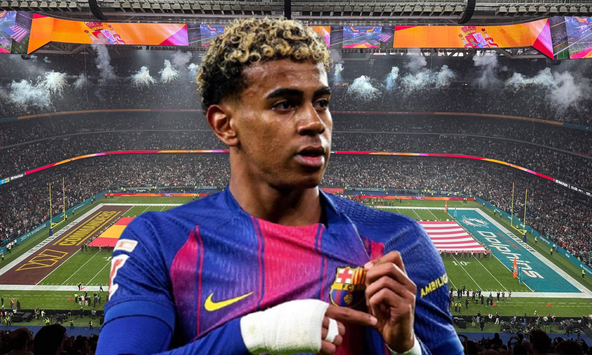 Lamine Yamal señalando el escudo del Barcelona y el Santiago Bernabéu durante el partido de NFL.