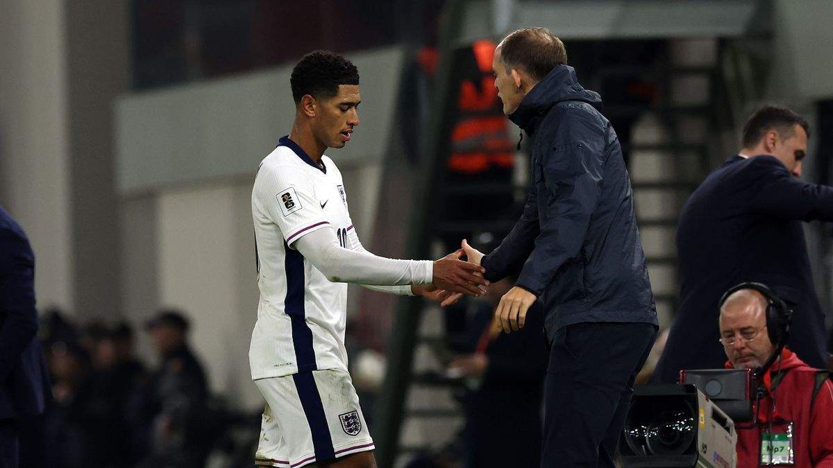 Jude Bellingham y Thomas Tuchel durante un cambio con Inglaterra. Jude Bellingham y Thomas Tuchel durante un cambio con Inglaterra.