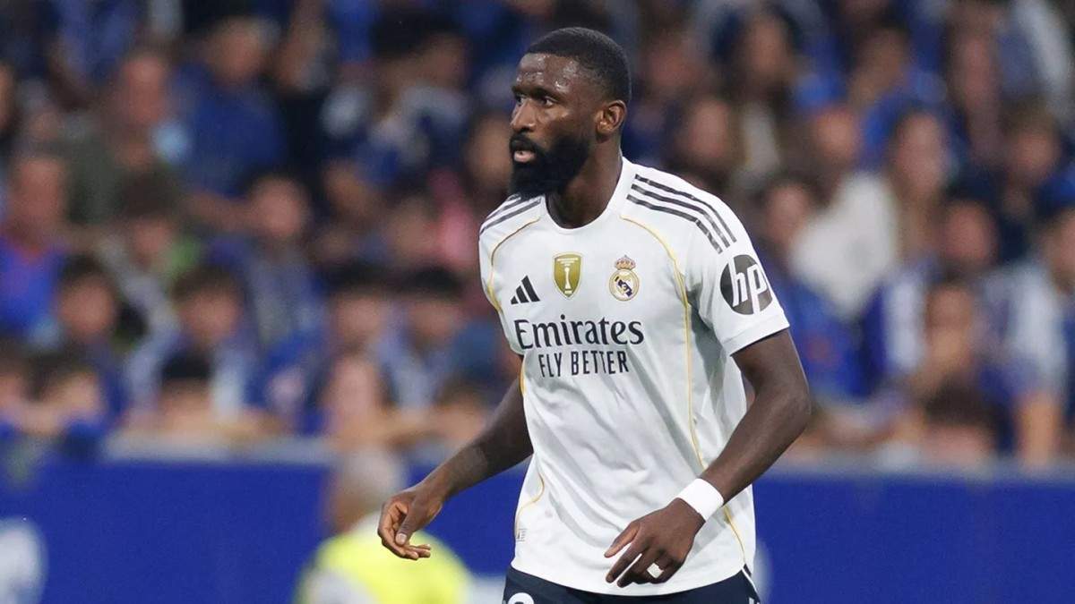 Antonio Rüdiger disputando un partido con el Real Madrid.