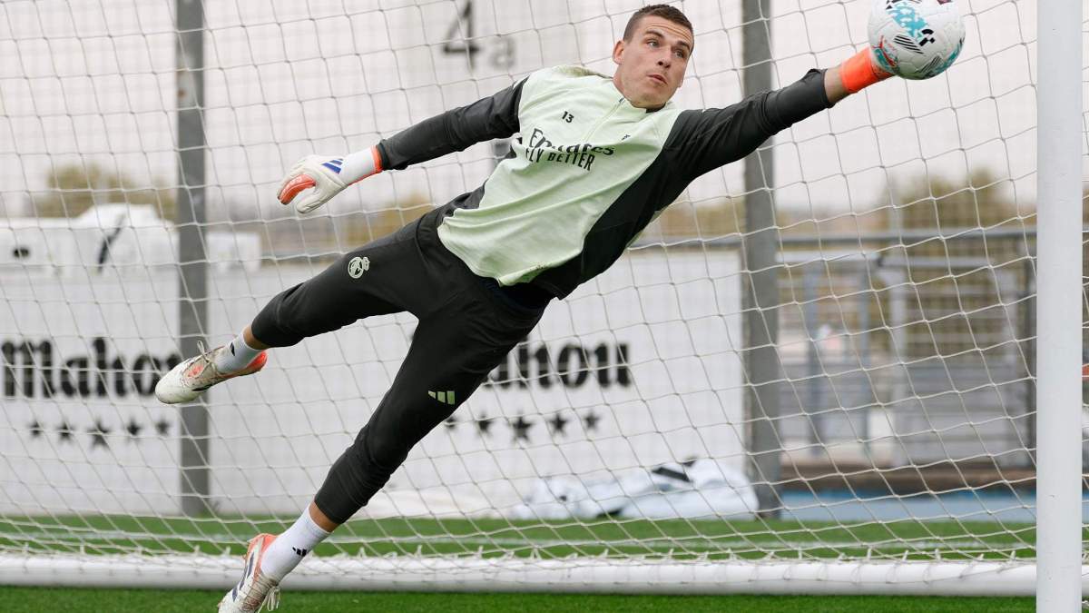 Andriy Lunin en un entrenamiento del Real Madrid.