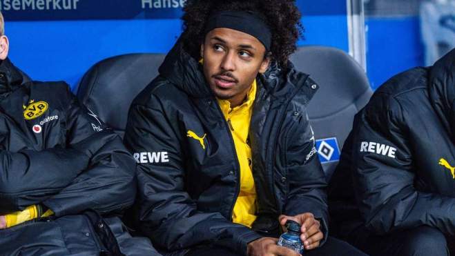 Adeyemi, en el banquillo del Borussia Dortmund