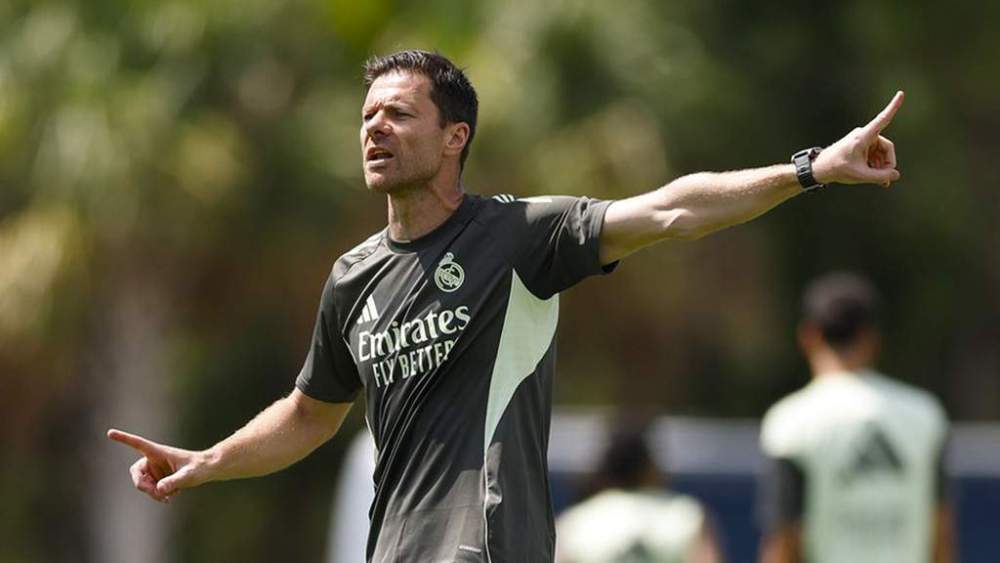 Xabi Alonso durante un entrenamiento del Real Madrid.