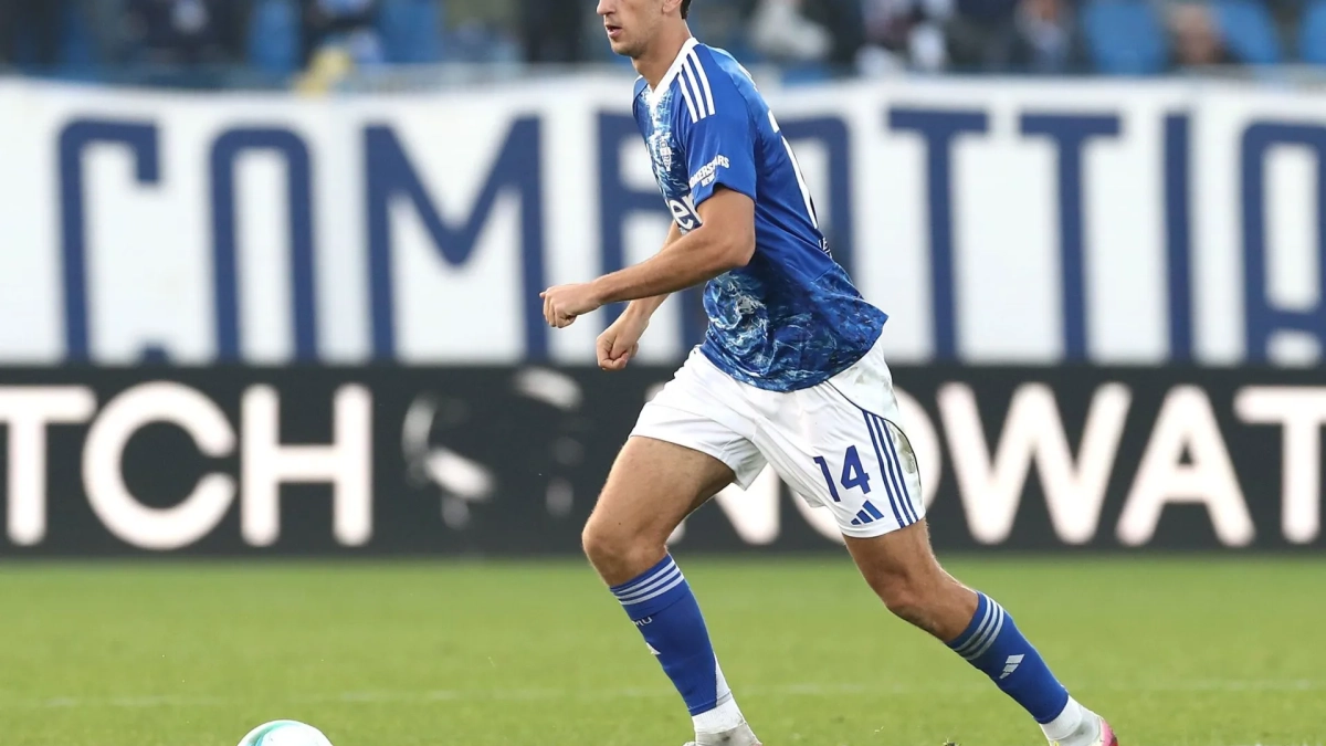 Jacobo Ramón disputando un partido con el Como Jacobo Ramón disputando un partido con el Como