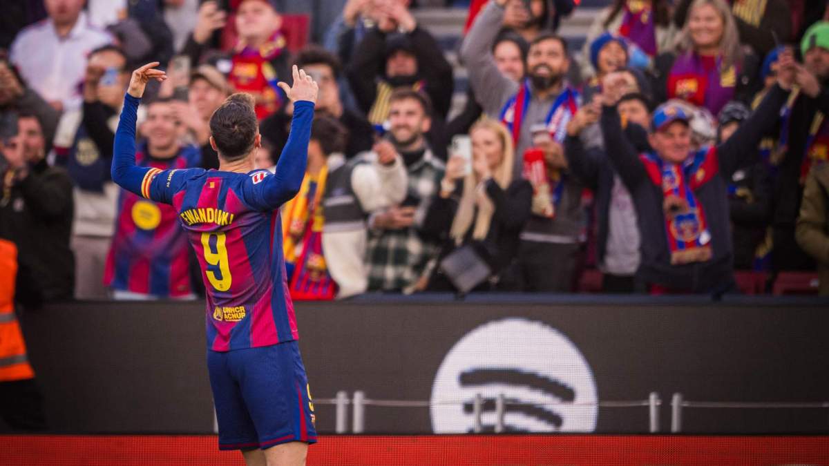 Lewandowski celebrando su gol ante el Athletic Club