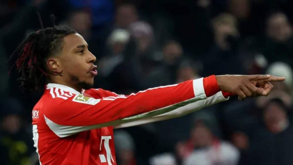Michael Olise, celebrando uno de los goles ante el Friburgo en el partido de esta tarde.