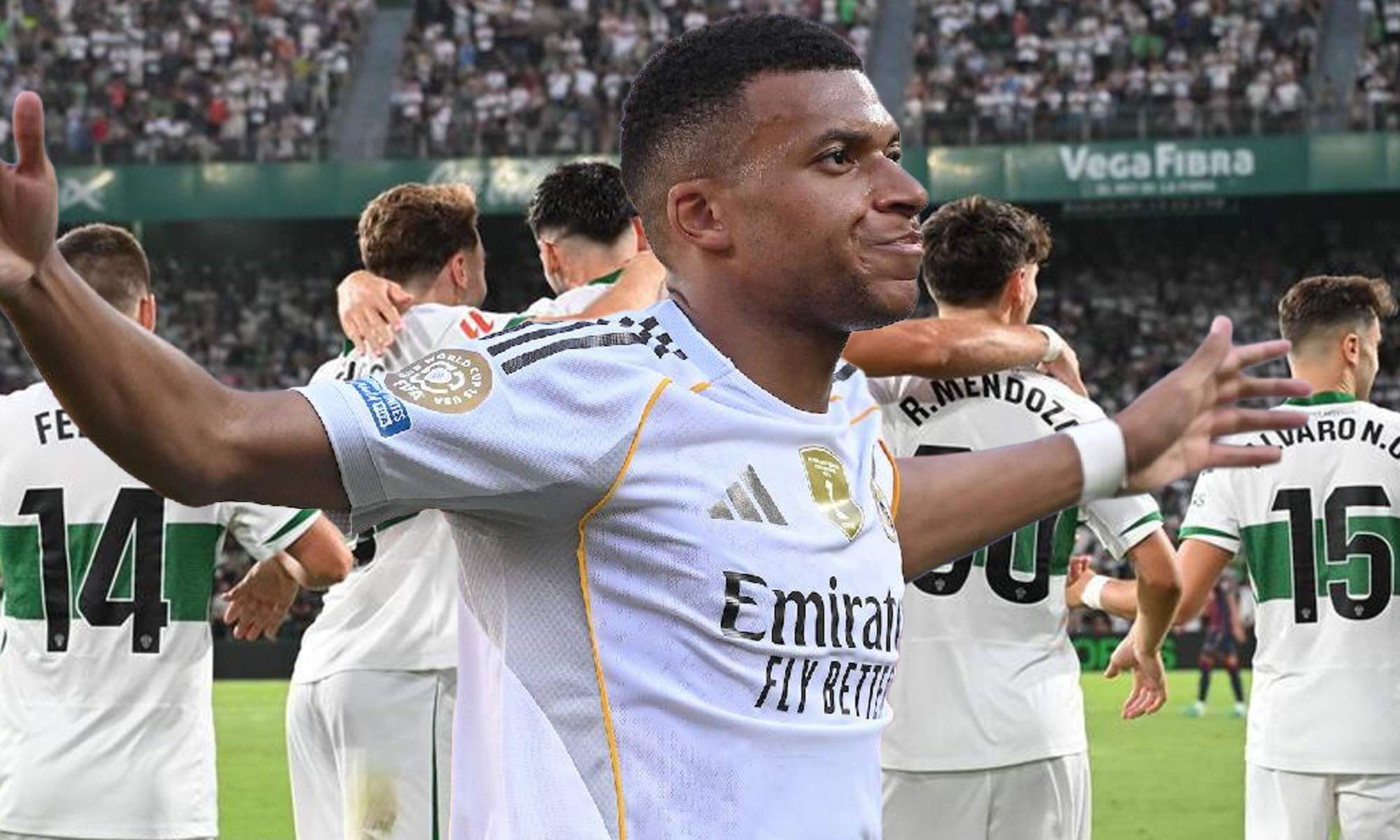 Mbappe con jugadores del Elche de fondo
