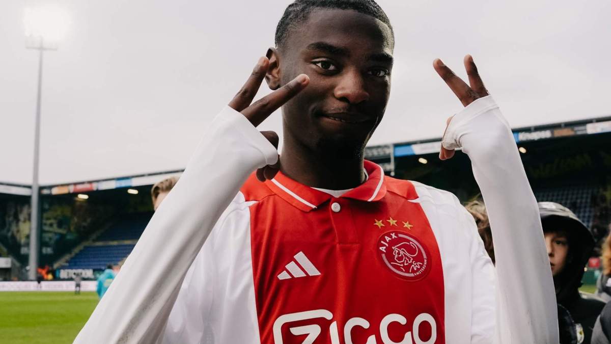 Jorthy Mokio durante un partido con el Ajax. 