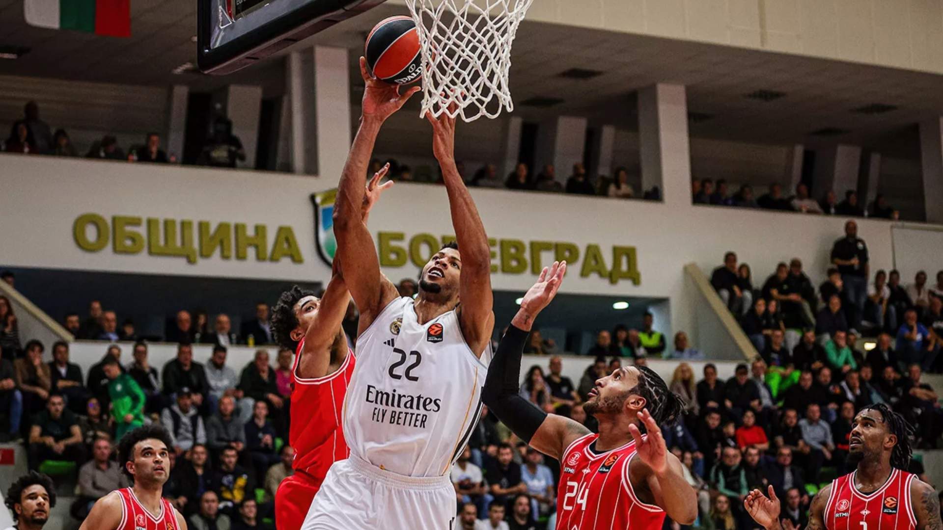 El Real Madrid da un golpe de autoridad y tumba al líder de la Euroliga