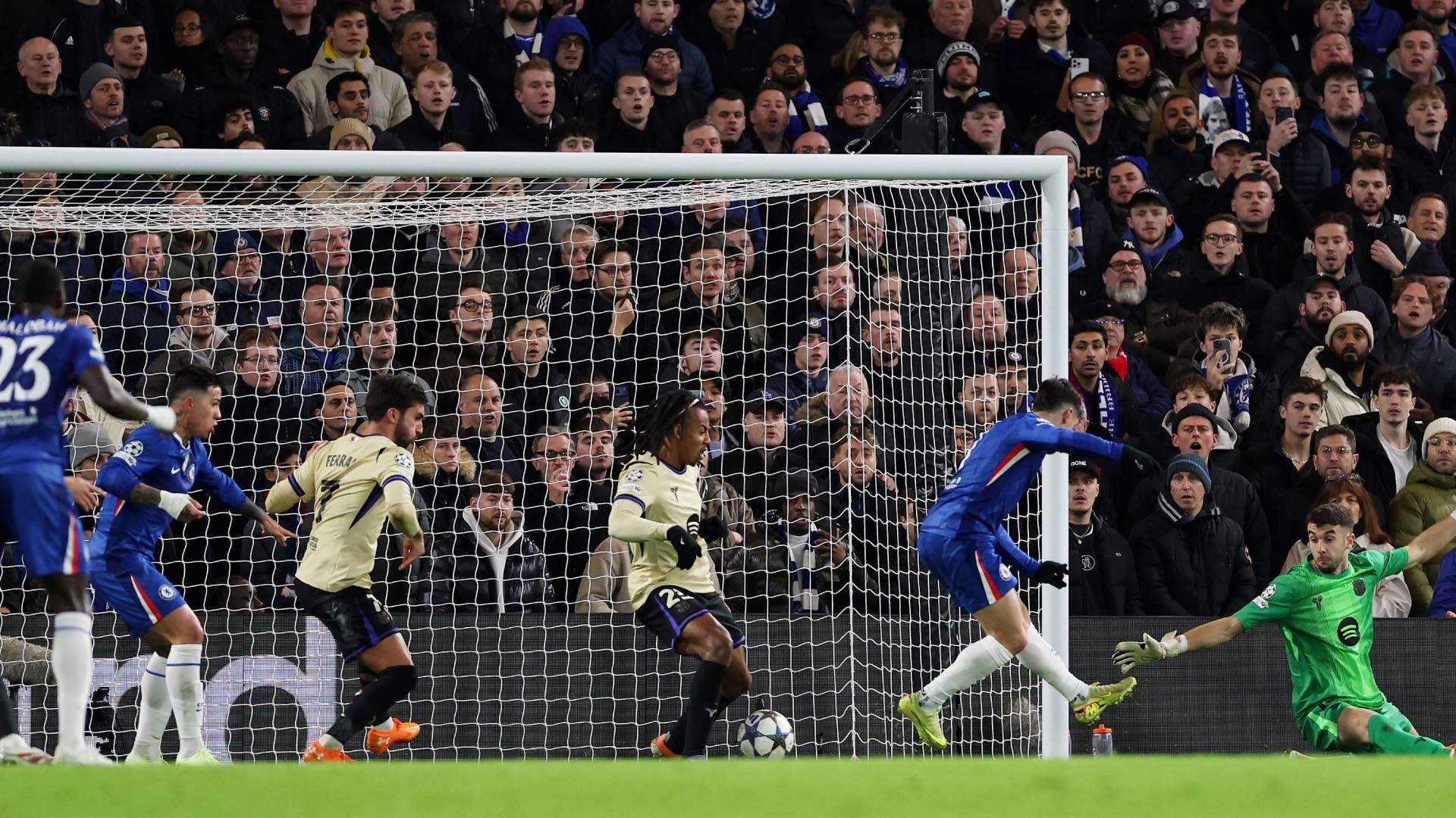 El Chelsea ridiculiza al Barcelona y le da un meneo histórico