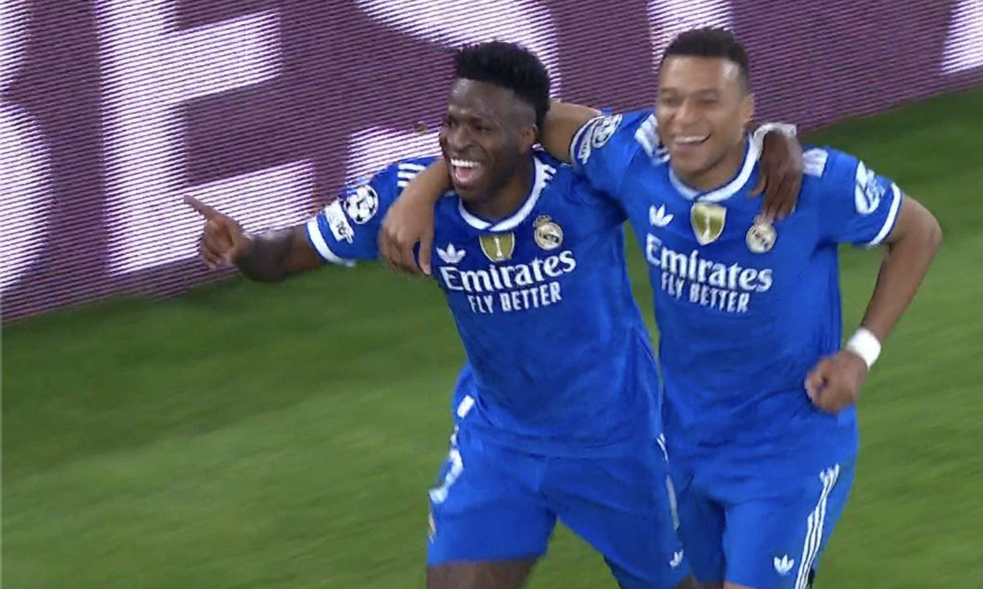 Mbappé y Vinicius celebran el cuarto