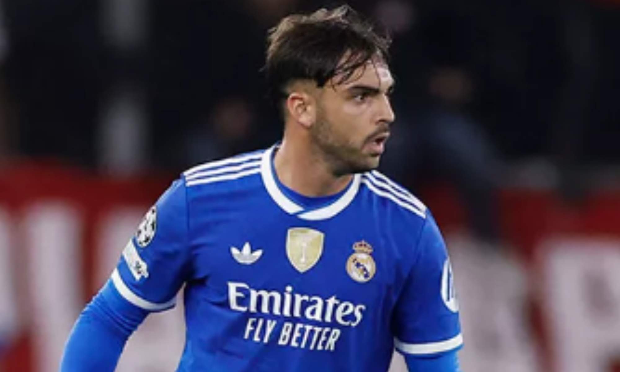 Raúl Asencio acabó tocado el partido frente al Olympiacos