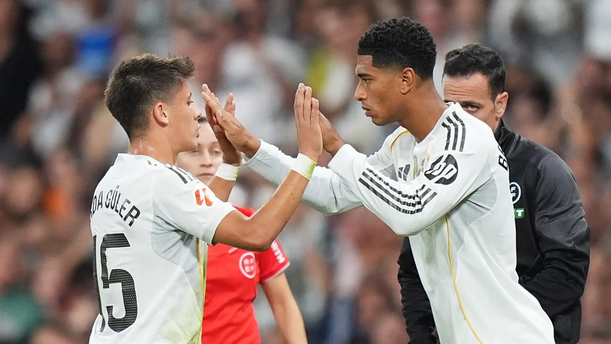 Arda Güler y Jude Bellingham durante un partido del Real Madrid. Arda Güler y Jude Bellingham durante un partido del Real Madrid.