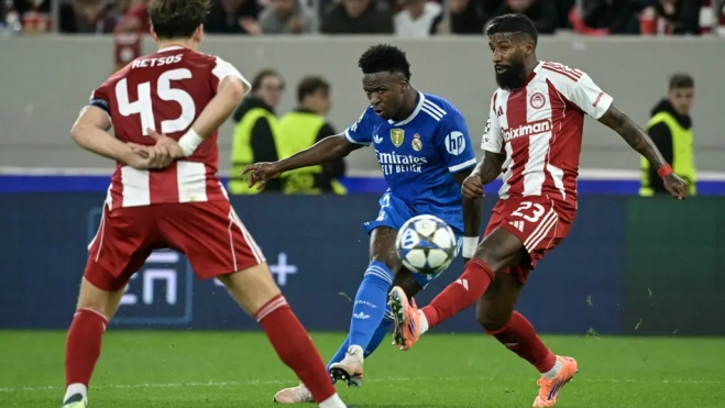 Rodinei y Vinicius en partido de Champions