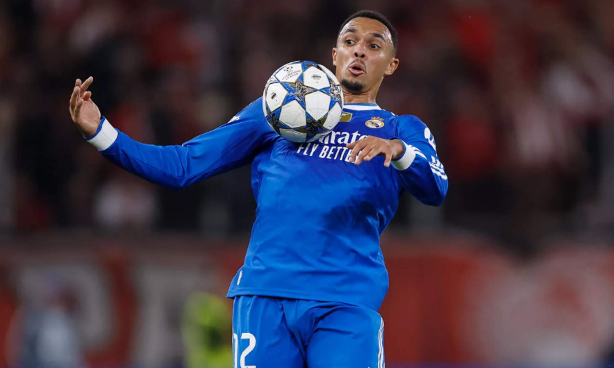 Trent Alexander-Arnold, controlando un balón durante el partido del Real Madrid ante el Olympiacos de este miércoles.