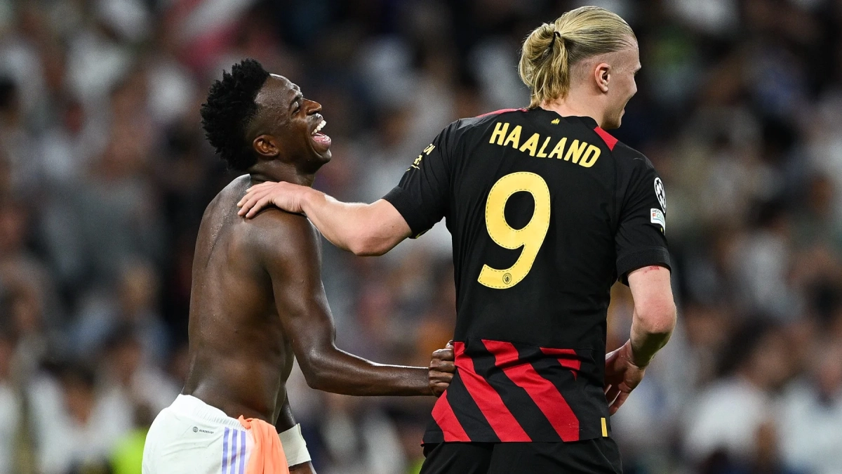 Vinícius Júnior y Erling Haaland durante el Real Madrid - Manchester City.