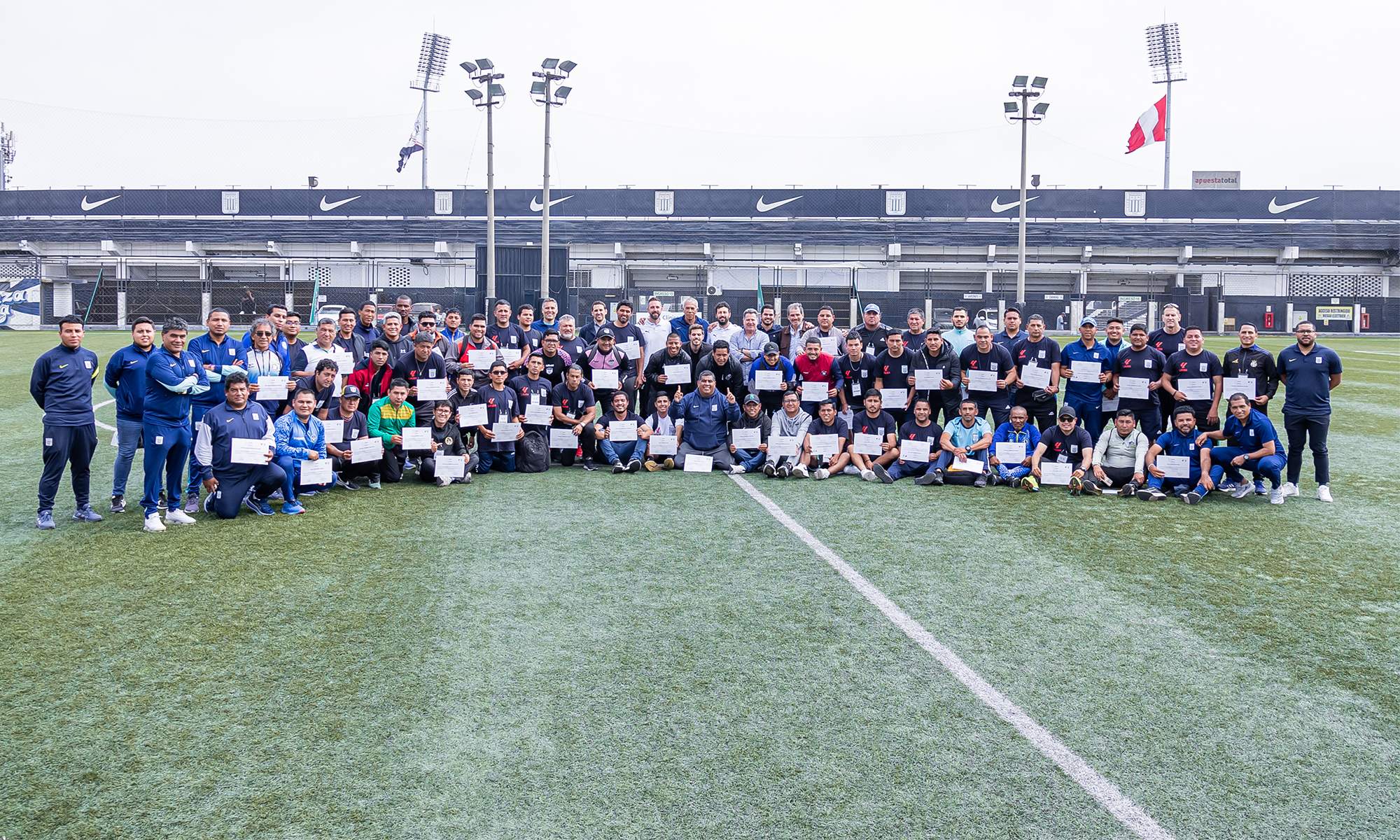 Miembros del curso de LaLiga y Alianza Perú.