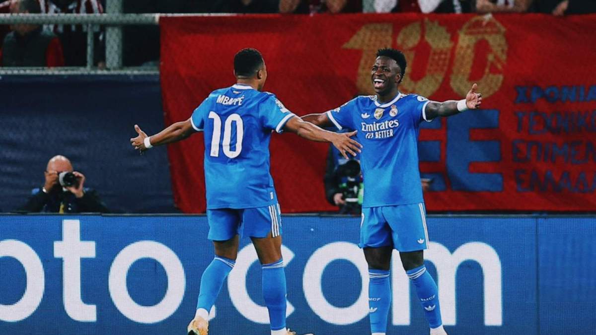 Vinicius y Mbappé celebrando uno de los goles de hoy