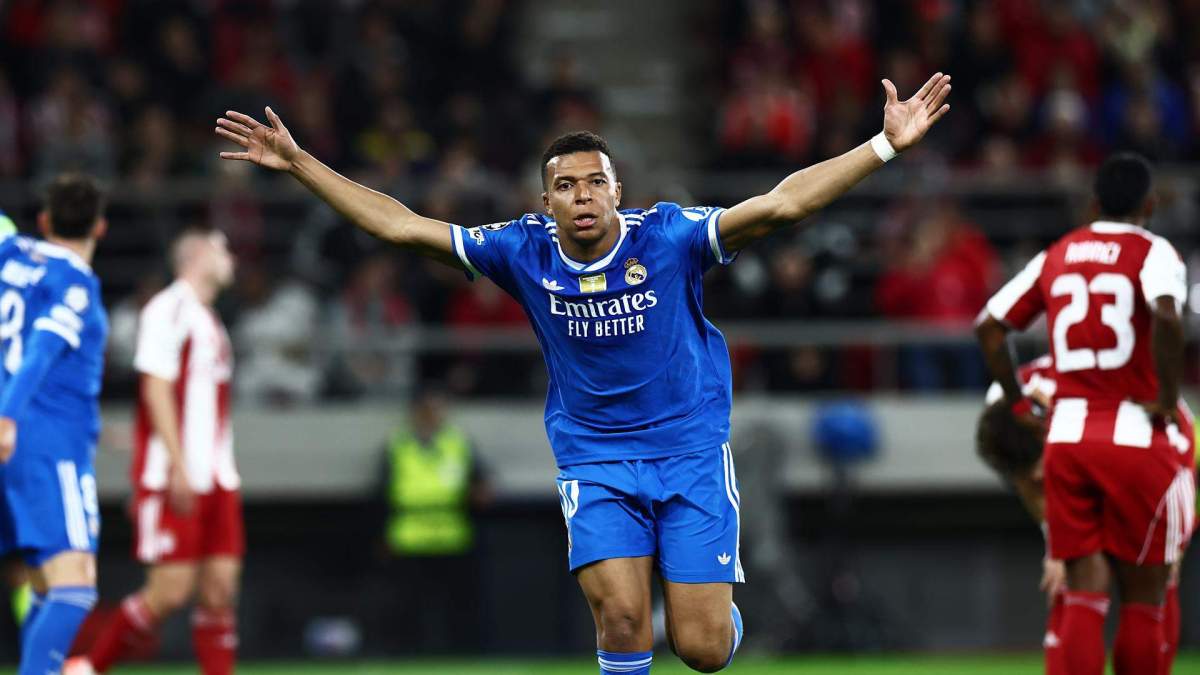 Mbappé celebrando uno de sus goles contra el Olympiacos Mbappé celebrando uno de sus goles contra el Olympiacos
