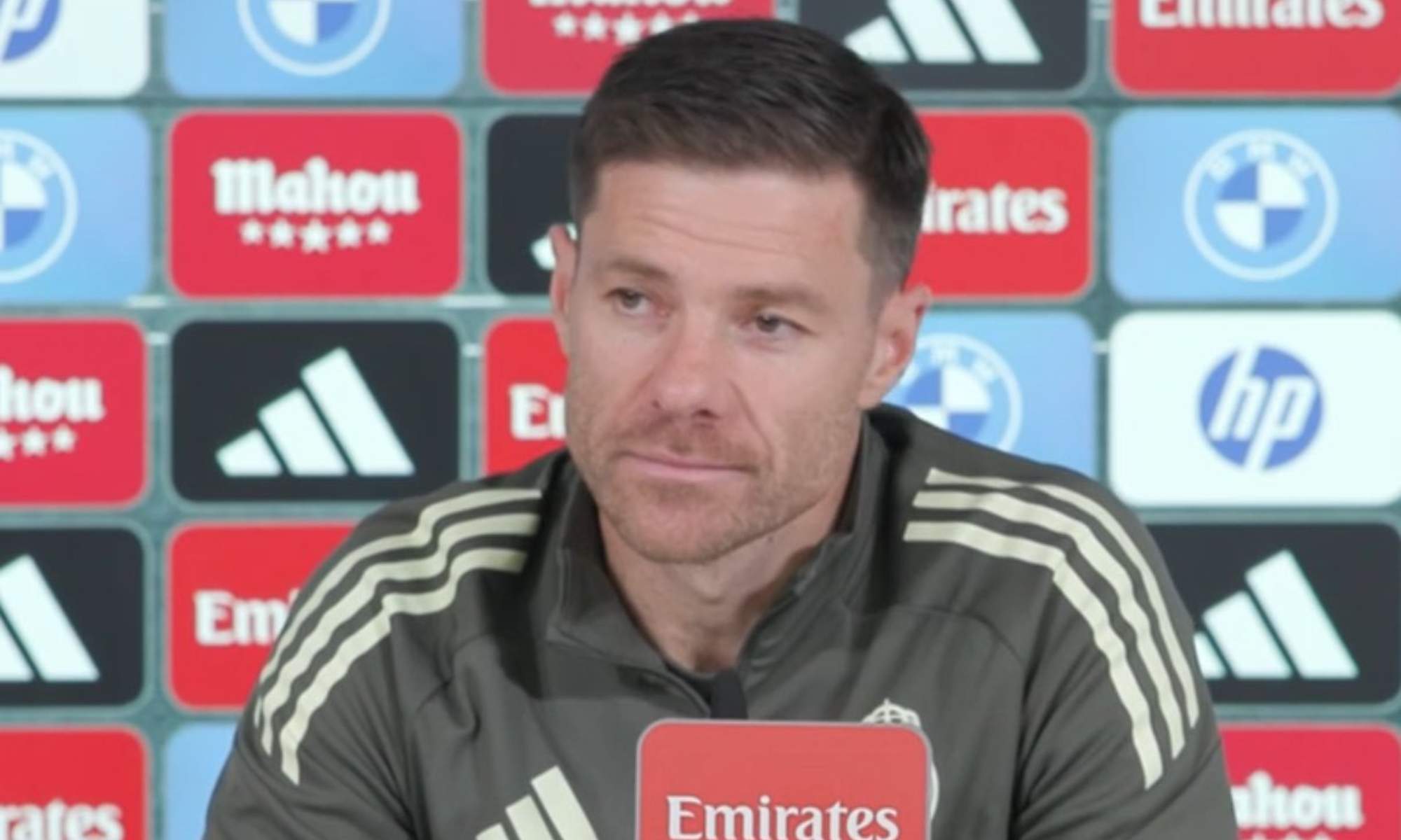 Xabi Alonso contesta a Joan Laporta en rueda de prensa
