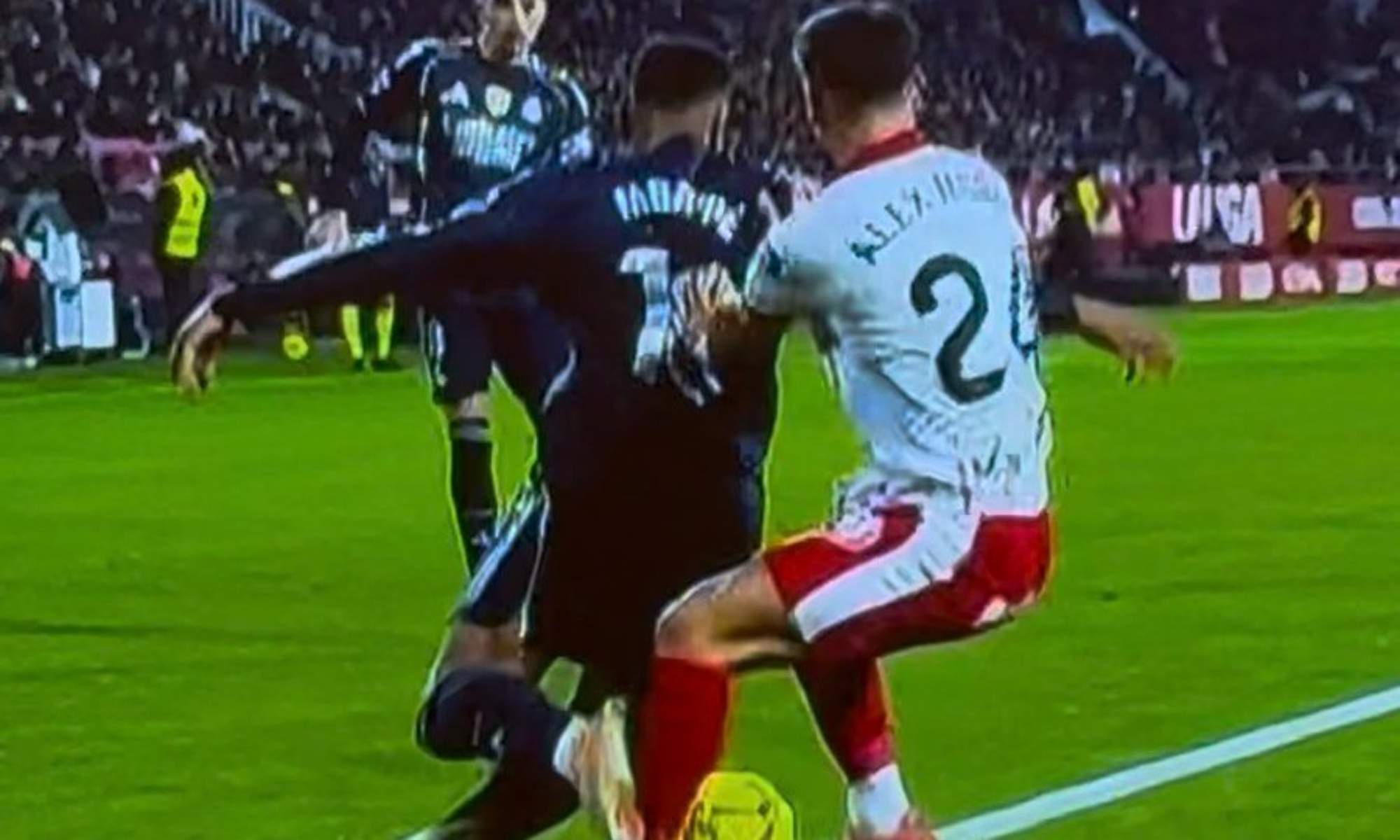 Bengoetxea y el VAR perjudican al Real Madrid: penalti no pitado sobre Mbappé y gol ilegal del Girona