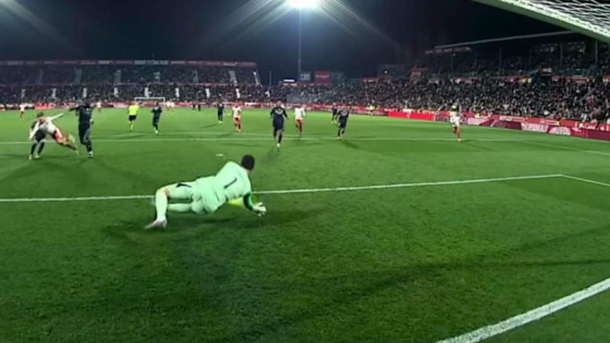 Paradón de Courtois para evitar el 2 0