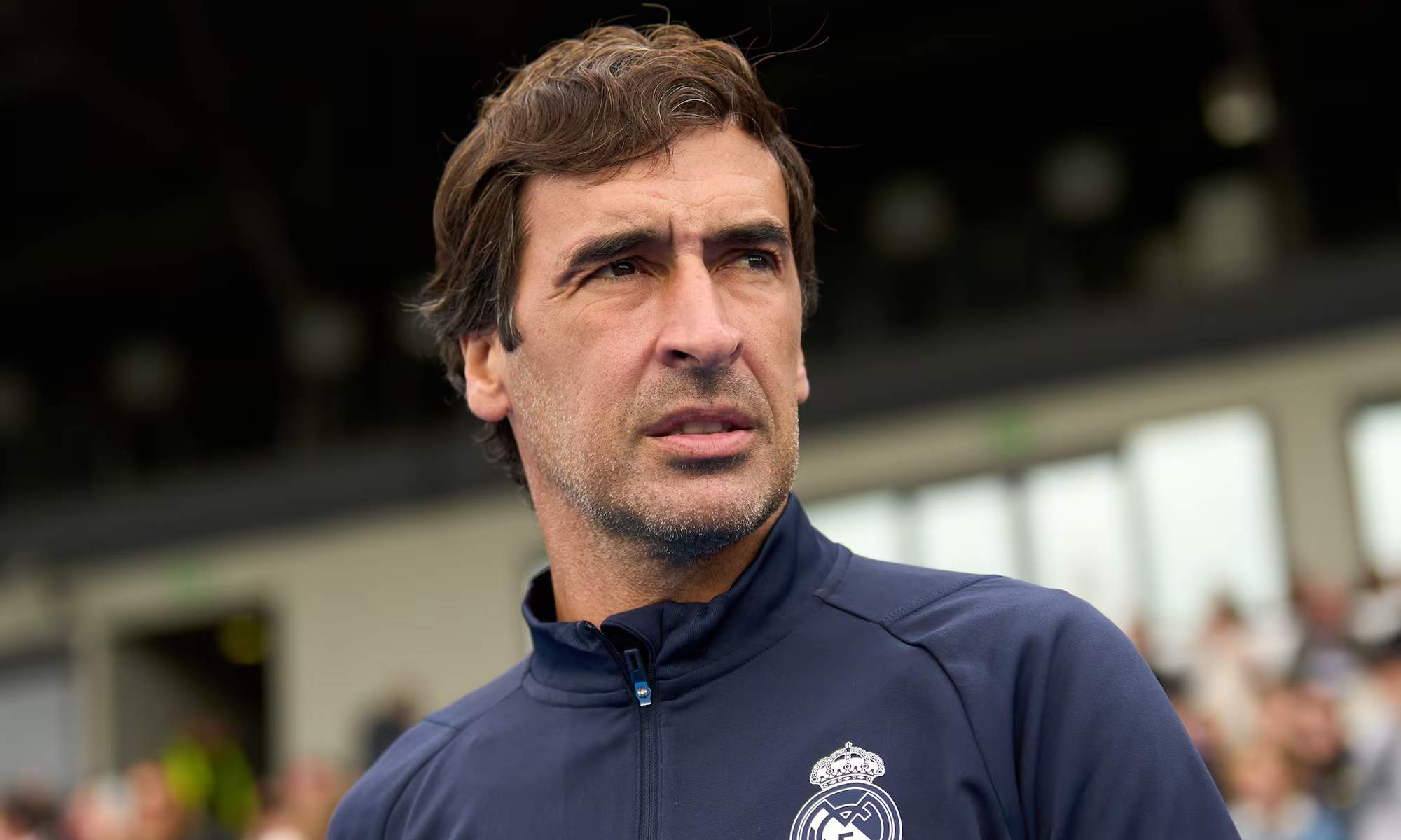 Raúl González entrenando al Real Madrid. 