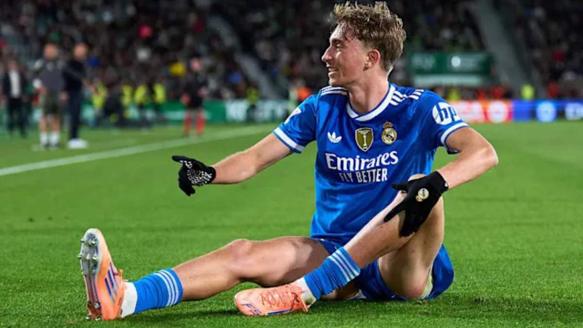 Dean Huijsen durante el partido ante el Elche
