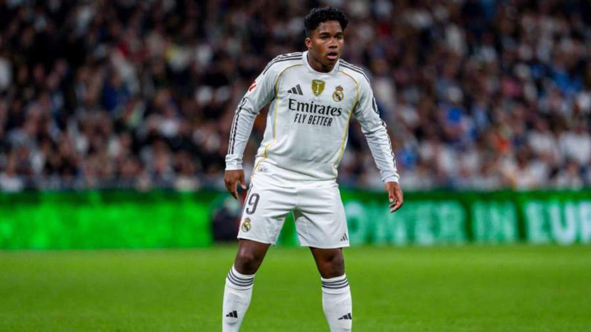 Endrick jugando un partido con el Real Madrid.
