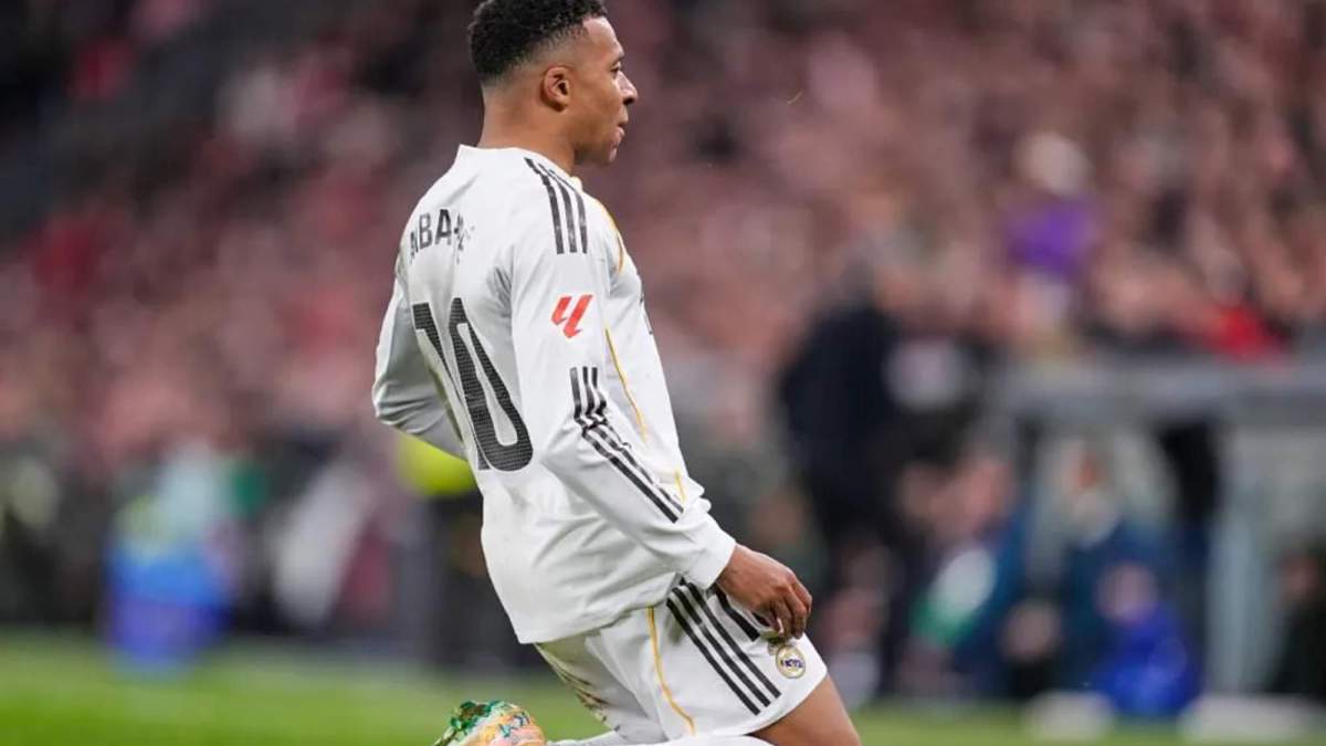 Kylian Mbappé, celebrando su gol en San Mamés en el encuentro de esta noche entre el Athletic Club y el Real Madrid.