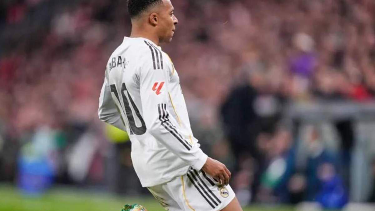 Mbappé celebrando uno de sus goles contra el Athletic