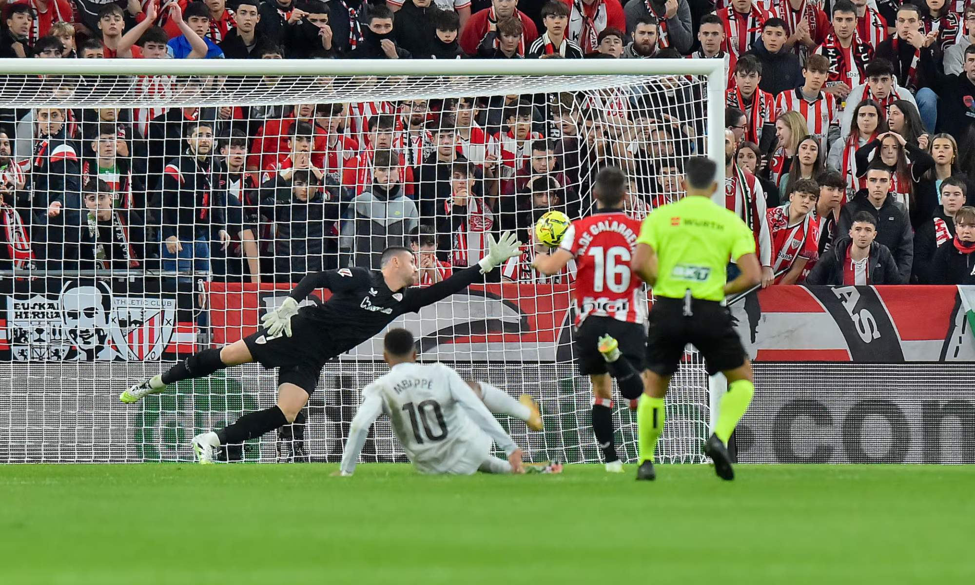 Kylian Mbappé, en el primer gol del Real Madrid ante el Athletic Club.