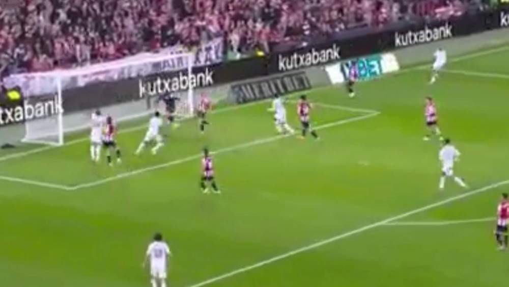 En la jugada del segundo gol de Eduardo Camavinga ante el Athletic Club, hasta seis futbolistas del Real Madrid pisaron el área contraria. En la jugada del segundo gol de Eduardo Camavinga ante el Athletic Club, hasta seis futbolistas del Real Madrid pisaron el área contraria.