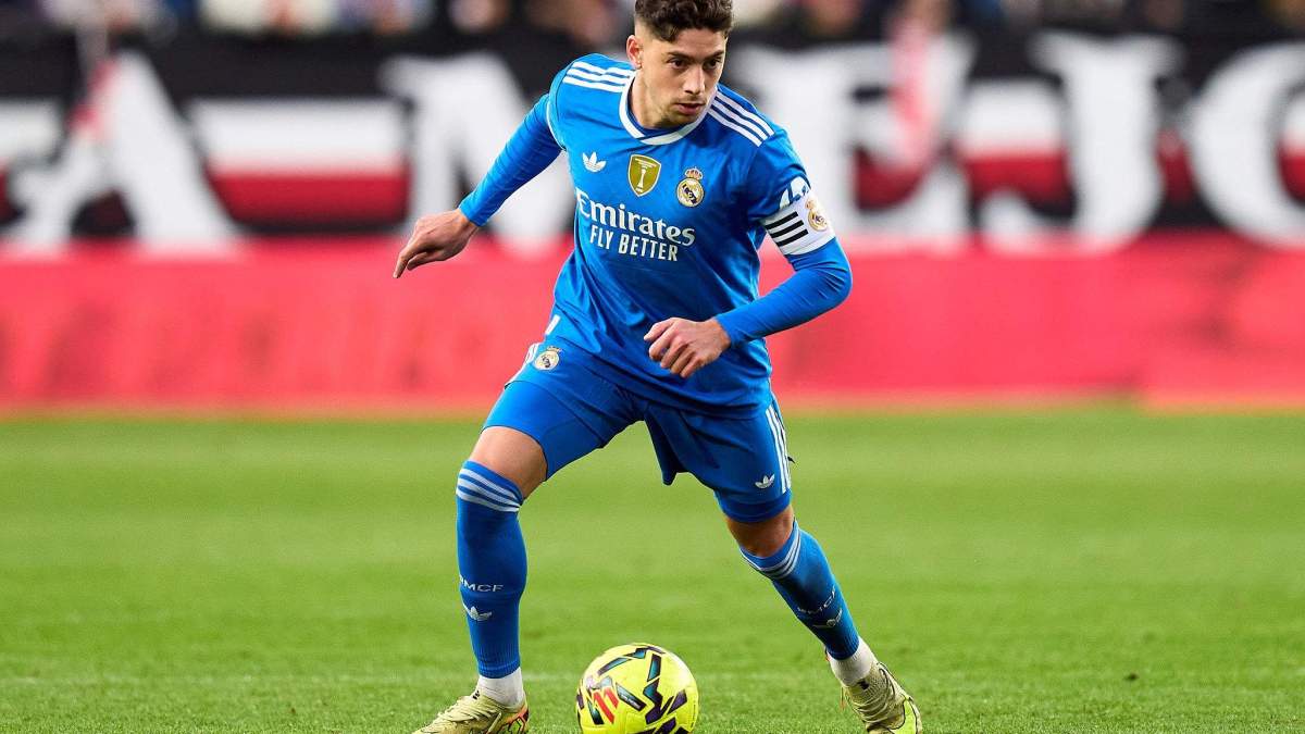 Fede Valverde jugando un partido con el Real Madrid.