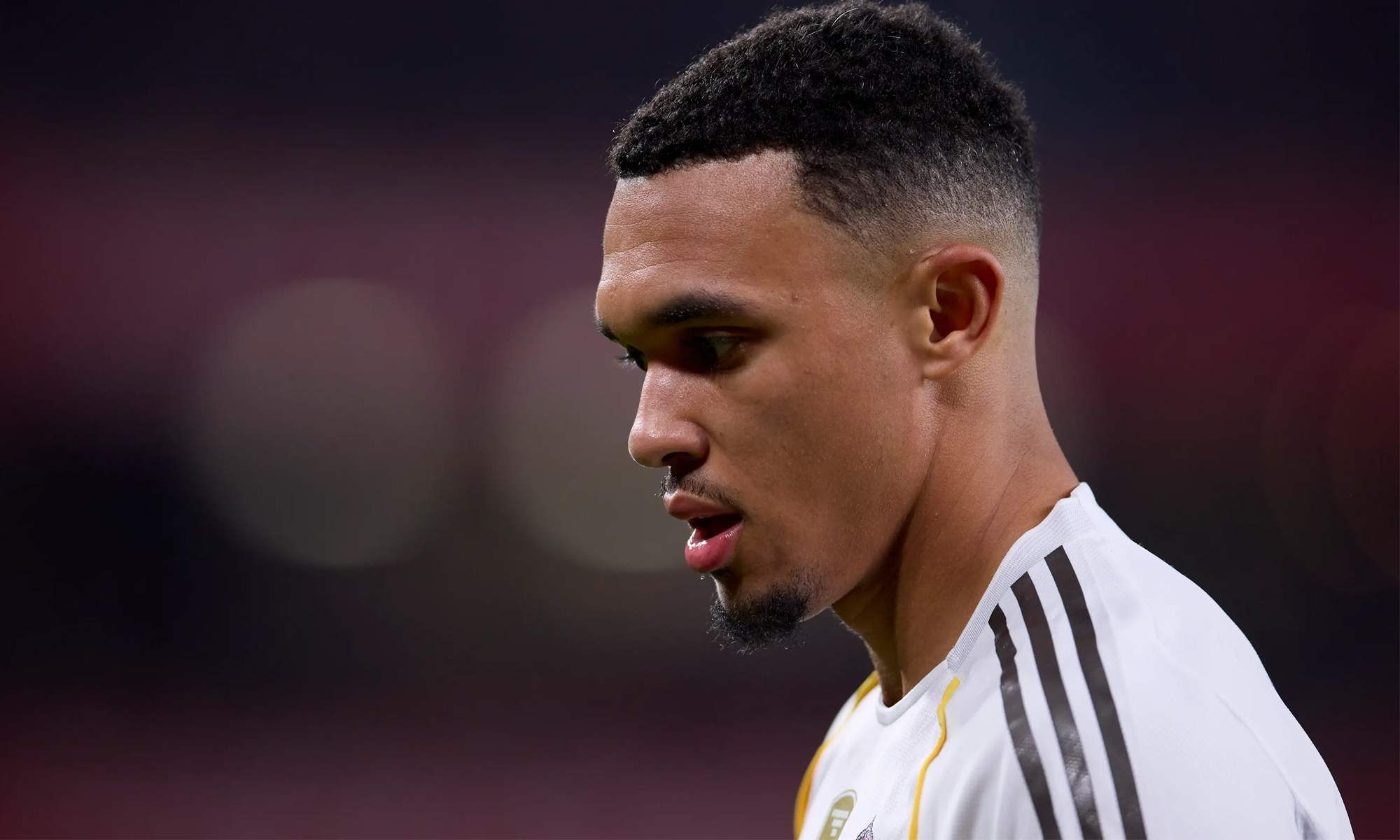 Trent Alexander-Arnold durante un partido del Real Madrid.