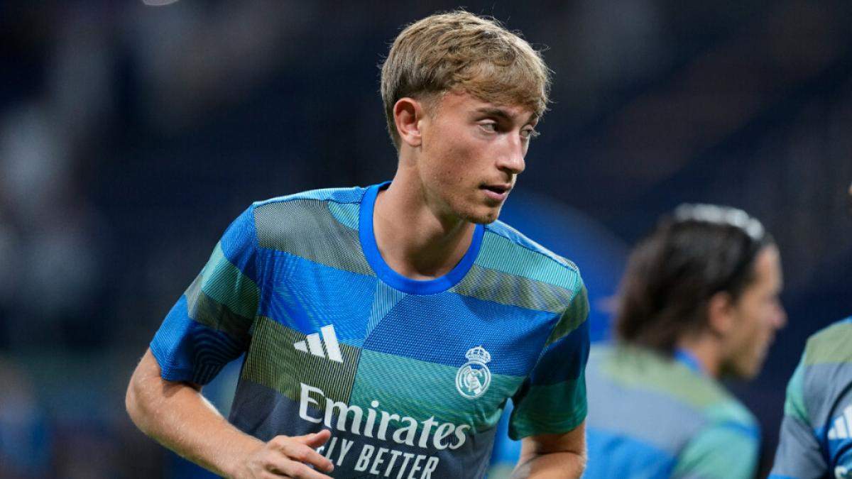 Dean Huijsen durante un calentamiento con el Real Madrid. Dean Huijsen durante un calentamiento con el Real Madrid.