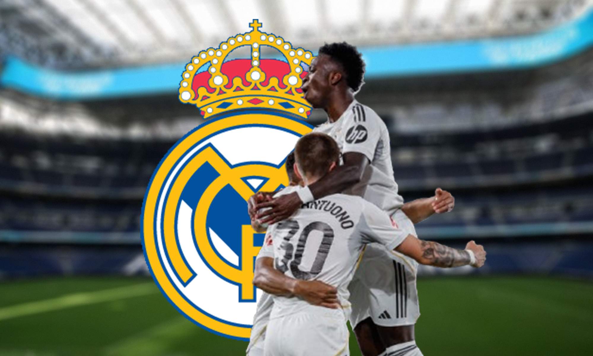 Jugadores del Real Madrid celebrando un gol y el escudo.