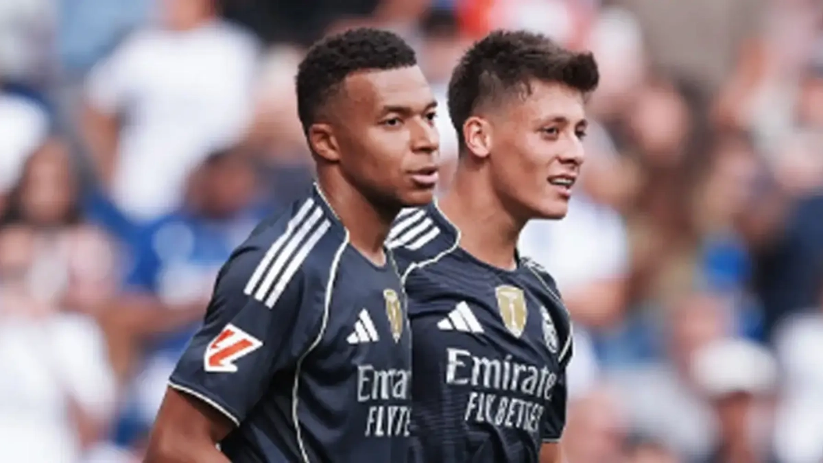 Kylian Mbappé y Arda Güler en un partido del Real Madrid. Kylian Mbappé y Arda Güler en un partido del Real Madrid.