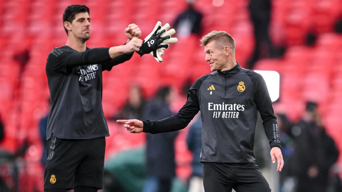 Kroos y Courtois entrenando con el Real Madrid antes de un partido de Champions fuera de casa