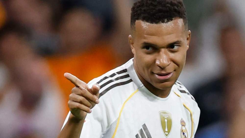 Kylian Mbappé jugando un partido con el Real Madrid. Kylian Mbappé jugando un partido con el Real Madrid.