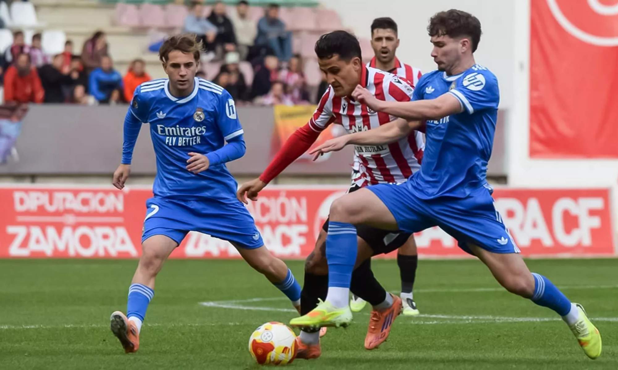 El Castilla se viene de Zamora con un empate insuficiente tras jugar jugar con superioridad el final del partido.