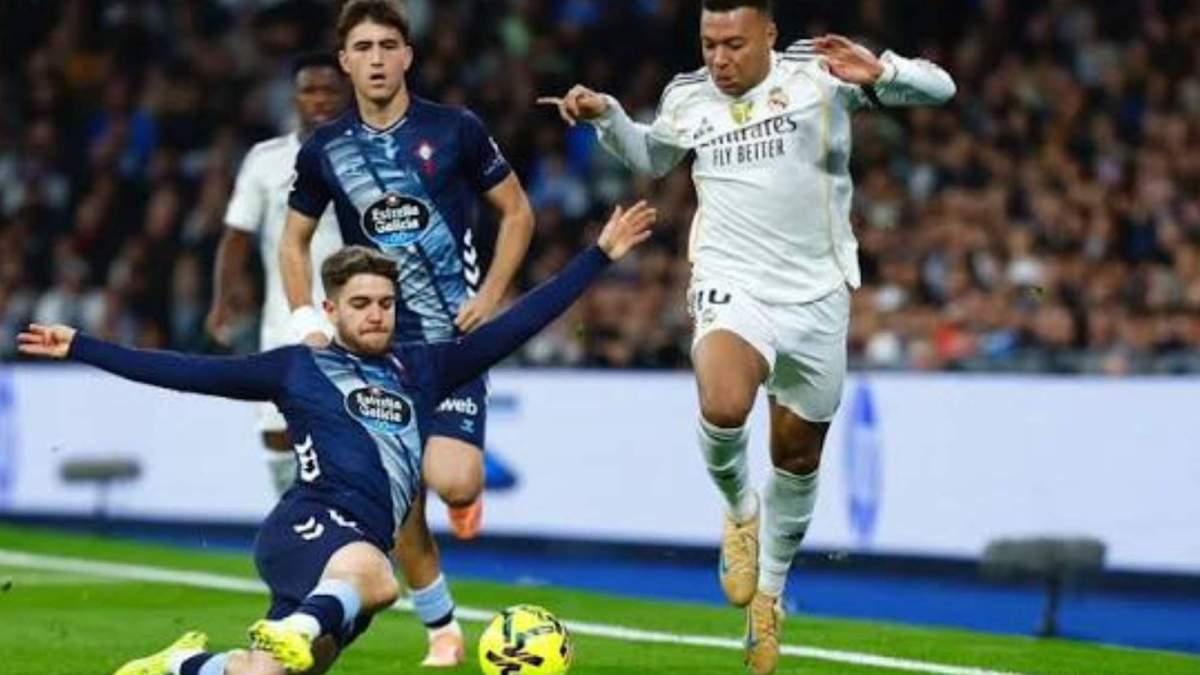 Mbappé durante un lance del juego en el Real Madrid Celta de Vigo Mbappé durante un lance del juego en el Real Madrid Celta de Vigo