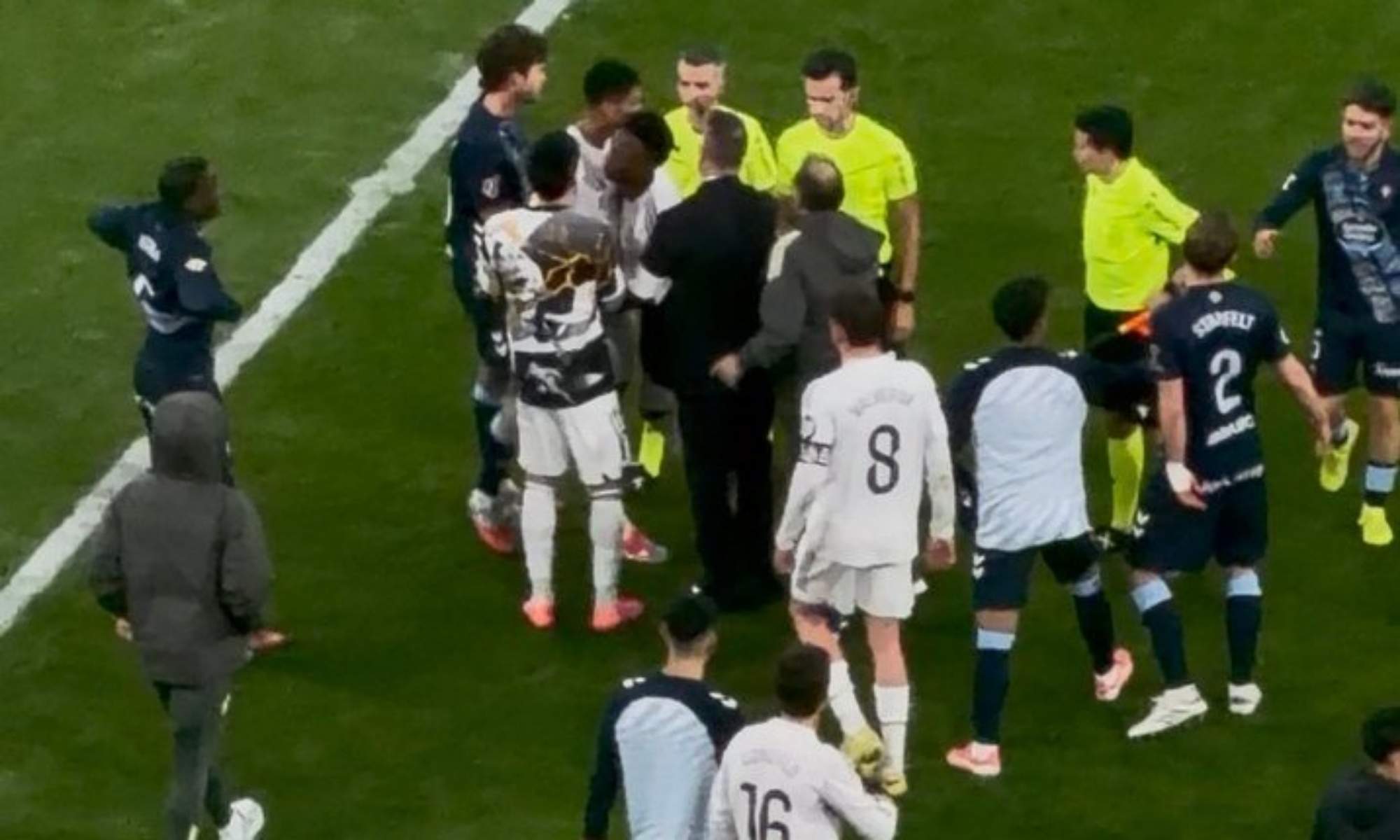 Vinicius separó a Bellingham de Quintero González: "Te van a meter…"