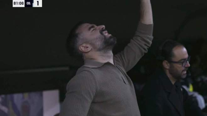 Carvajal, sufriendo en el túnel de vestuarios durante el Real Madrid - Celta Carvajal, sufriendo en el túnel de vestuarios durante el Real Madrid - Celta