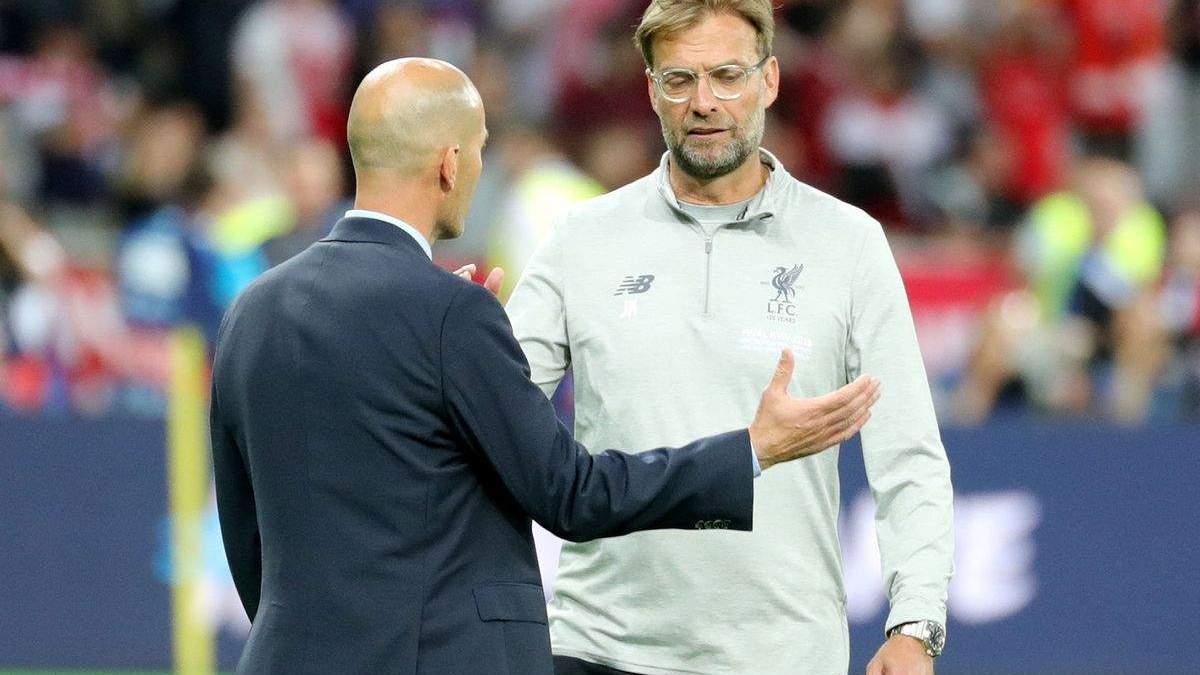 Florentino y Klopp saludándose tras un partido